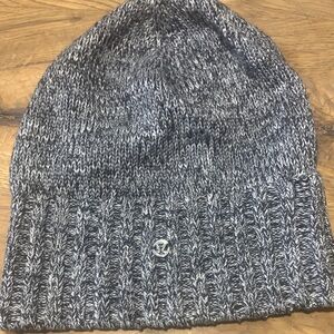 Lululemon cozy cashmere blend marled Knit Beanie w/ hidden ponytail holder